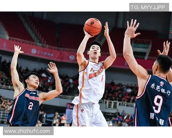 郭昊文的篮球之路：从青涩少年到职业赛场的奋斗与成长